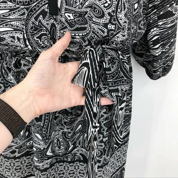 Cache Women’s Blouson Dress  Size M Paisley Print Black & White Button Up V Neck - Picture 5 of 10
